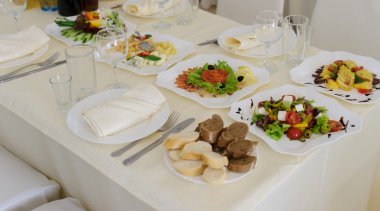 Tablo catering hizmeti ile gümüş ayarla