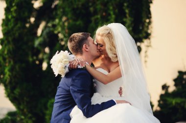 Mutlu gelin ve damat düğünlerinde 