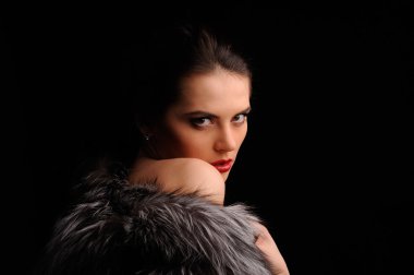 Güzellik moda model kız mavi vizon kürk