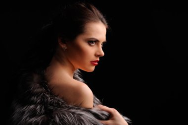 Güzellik moda model kız mavi vizon kürk