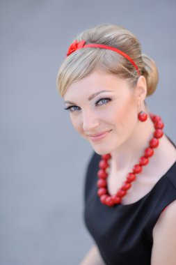 Güzel bir kadının portresi 