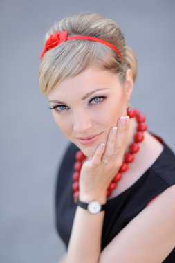 Güzel bir kadının portresi 