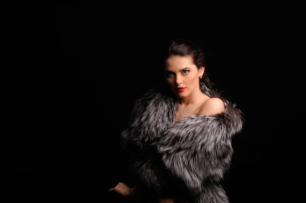 Beauty Fashion Model Girl in Blue Mink Fur Coat — Stock Photo, Image