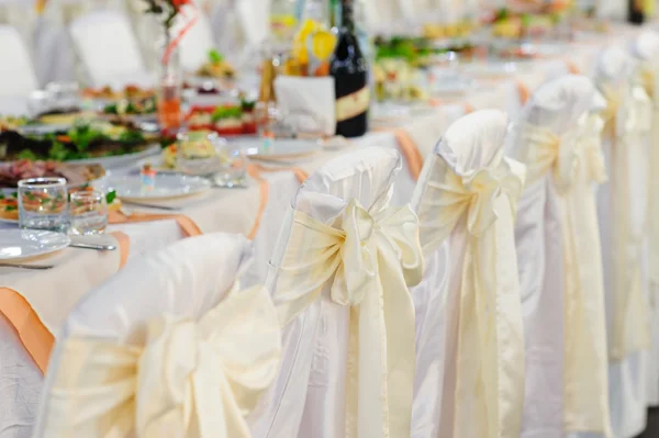 Table set service with silverware and glass stemware at restaurant before party — Stock Photo, Image