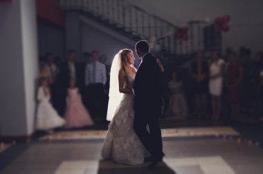 Mutlu gelin ve damat düğünlerinde 