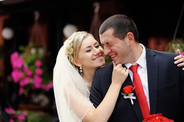 Happy bride and groom on their wedding — Stock Photo, Image