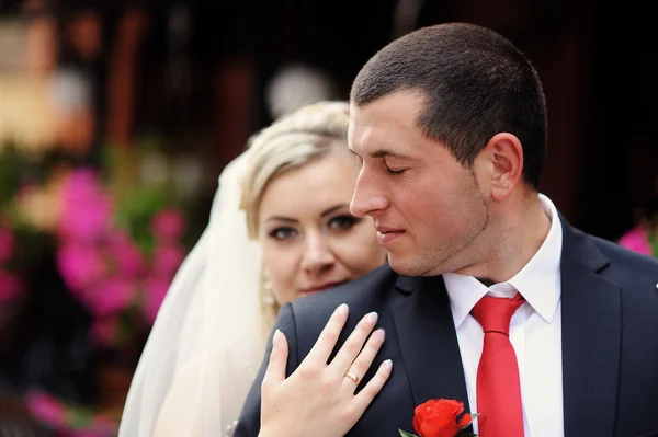 Happy bride and groom on their wedding — Stock Photo, Image