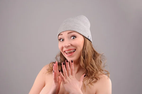 Frau mit lustigem Gesicht — Stockfoto