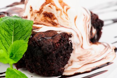 Çikolatalı topping dondurma. Tatlı Grey