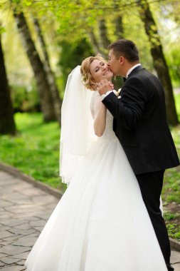 Mutlu gelin ve damat düğünlerinde