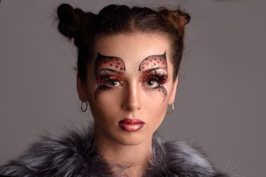 Güzel bir kadının portresi 