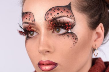 Güzel bir kadının portresi 