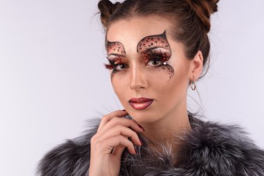 Güzel bir kadının portresi 