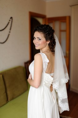 güzel gelin pencere kapalı