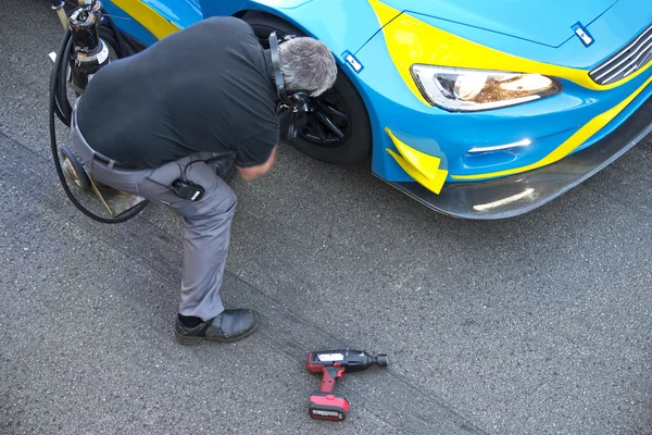 Pitstop and tire change — Stock Photo, Image