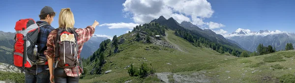 Alp dağ sırtı yürüyüşçü
