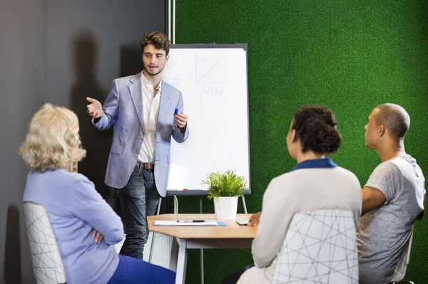 Casual Friday Meeting — Stock Photo, Image