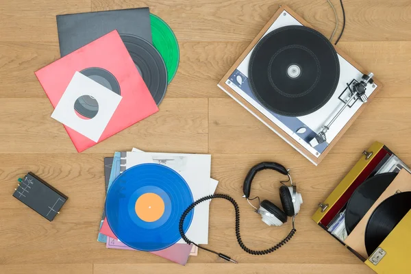 Various Records With Turntable And Headphones — Stock Photo, Image