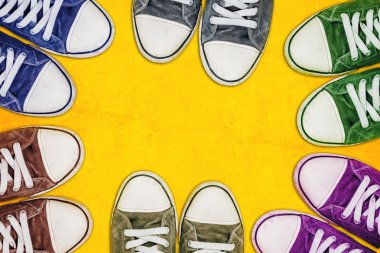 Bir grup genç insan sokak, kentsel gençlik lifetyle üzerinde duran