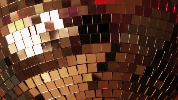 Boule disco brillante dans une discothèque vide — Video