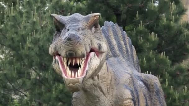 Spinosaurus life-size model — Stock Video