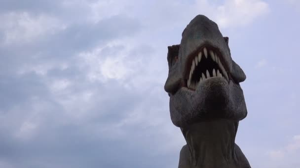 Tyrannosaurus rex life-size model in entertainment dino park — Stock Video