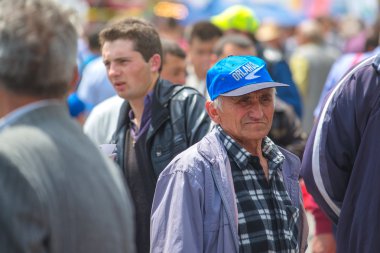 Novi Sa'daki 83.