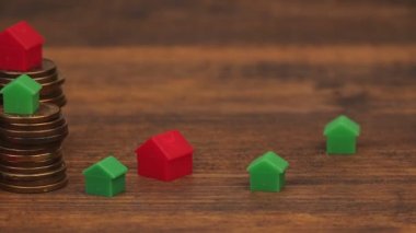 Gayrimenkul ipotek kavramı küçük plastik evler