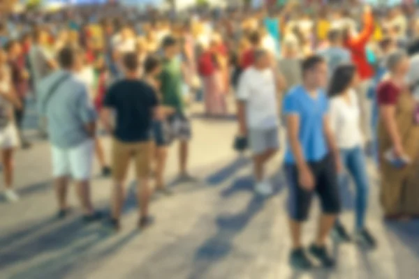 Blur street crowd in summer evening — Stock Photo, Image