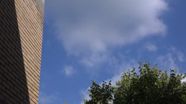 Wolken im Zeitraffer, bewölkt und sonnig — Stockvideo