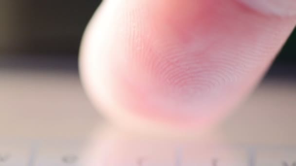 Fingerprint scan på mobiltelefon — Stockvideo