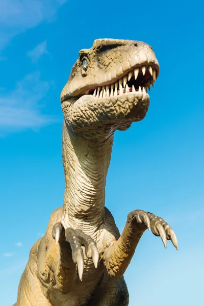 Velociraptor in Novi Sad Dino Park — Stock Photo, Image
