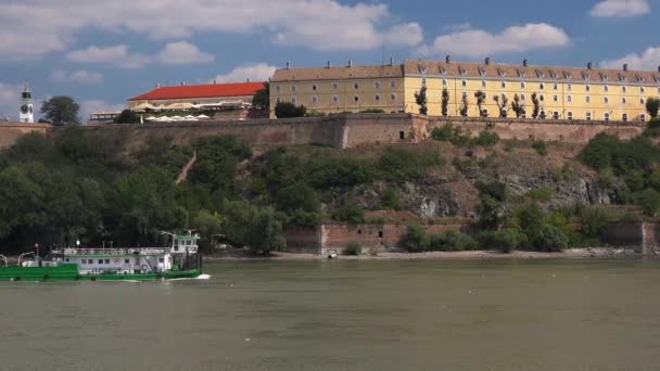 Boat on Danube river — Stock Video