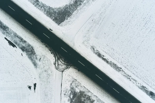 Horní Pohled Vzduch Prázdné Asfaltové Silnice Přes Krajinu Zimě Drone — Stock fotografie
