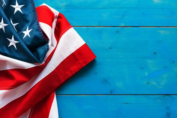 Amerykańska Flaga Niebieskich Drewnianych Deskach Widok Góry Przestrzenią Kopiowania — Zdjęcie stockowe