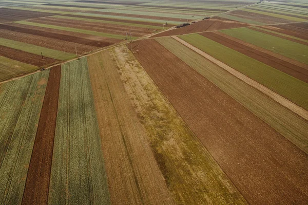 耕地的空中景观 农村杂乱的抽象背景 无人地带的高角景观 — 图库照片
