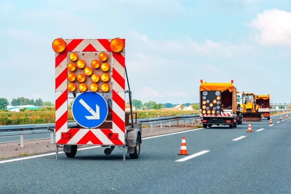 Road Maintenance Truck Signalization Road Works Workers Repairing Highway — Stock Photo, Image