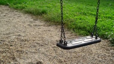 boş salıncak koltuk Park Bahçesi, sallanan.