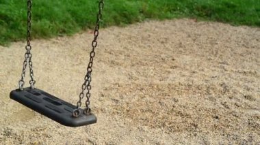 boş salıncak koltuk Park Bahçesi, sallanan.