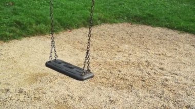 boş salıncak koltuk Park Bahçesi, sallanan.