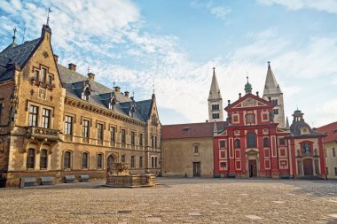 Saint George Square Prag'da Bazilikası ile