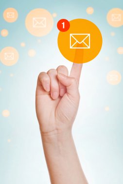 E-posta gelen kutusu denetleniyor