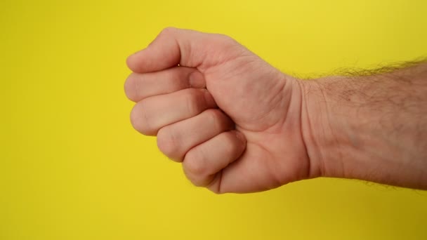 Aggressive man giving middle finger — Stock videók