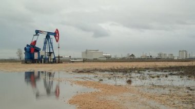 Doğalgaz alan petrol kuyudan pompa içinde ameliyat etmek yağ pompası