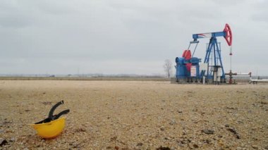 Doğalgaz alan petrol kuyudan pompa içinde ameliyat etmek yağ pompası