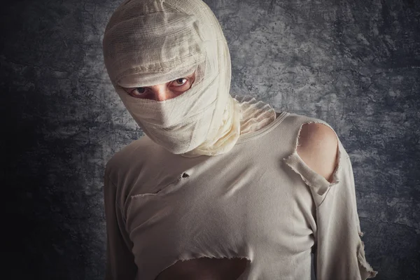 таня бинтом