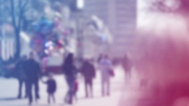 Kalabalık, insanlar üzerinde Street yürüyüş Bokeh, kentsel arka plan bulanıklık gibi kadın ve erkek tanınmaz grup bulanıklık