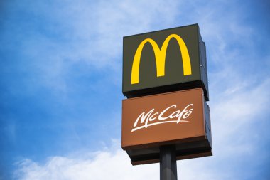 McDonalds ve Mccafe işaretleri yayında