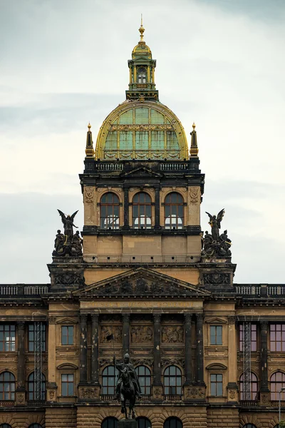 Saint Wenceslas Statue and Prague National Museum — Stock Photo, Image