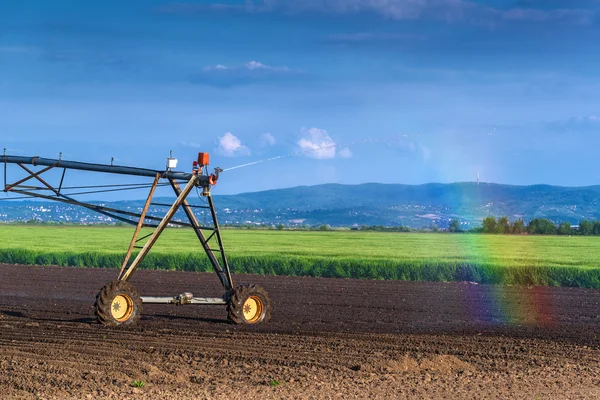 Automated Farming Irrigation Sprinklers System in Operation — Stock Photo, Image